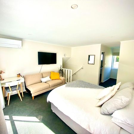 2 Mile Bay Guesthouse 타우포 호 외부 사진