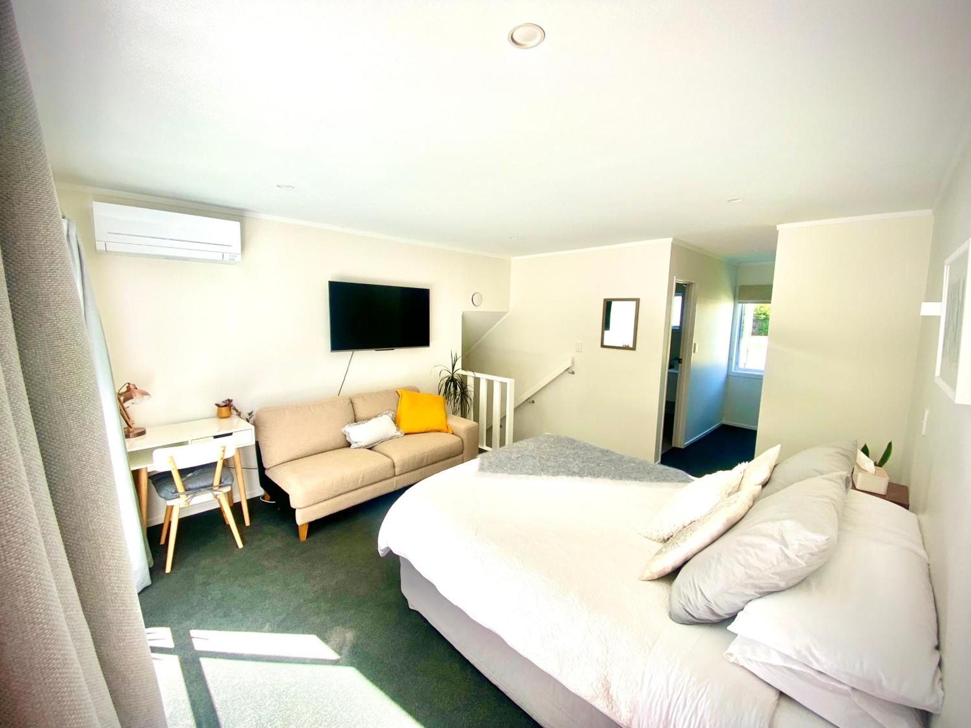 2 Mile Bay Guesthouse 타우포 호 외부 사진