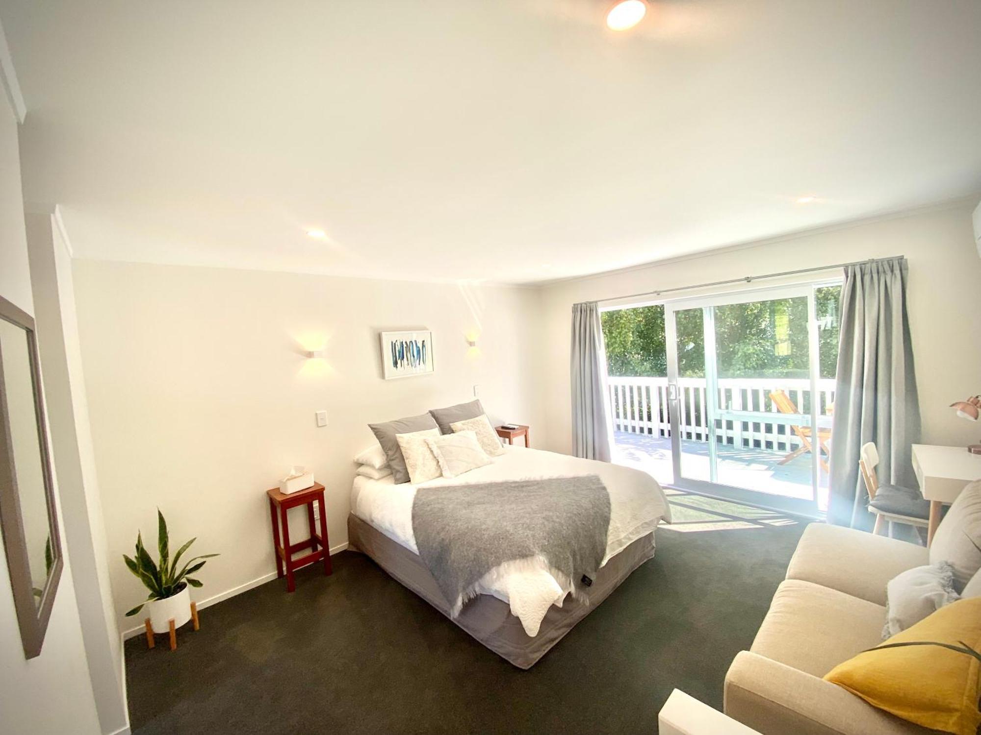 2 Mile Bay Guesthouse 타우포 호 외부 사진