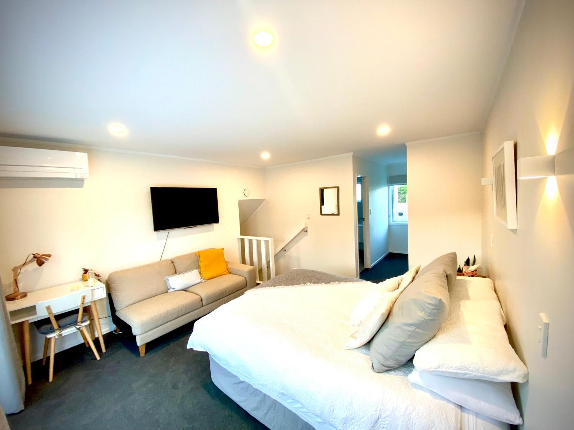 2 Mile Bay Guesthouse 타우포 호 외부 사진